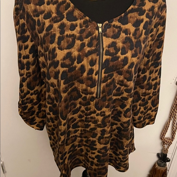 tecera Tops - Wild Style Leopard Print Zip Blouse